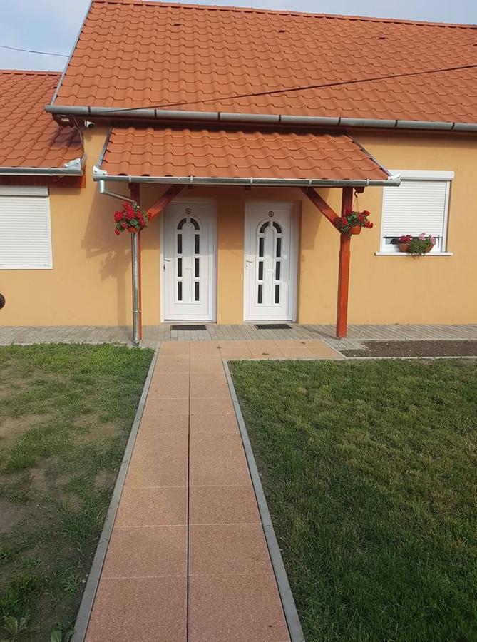 Boroka Vendeghaz Turkeve Hotel Bagian luar foto